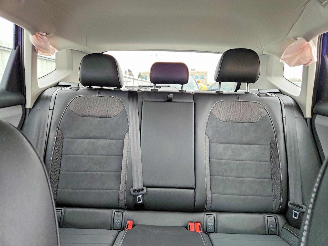 2024 VOLKSWAGEN TAOS SE photo 19