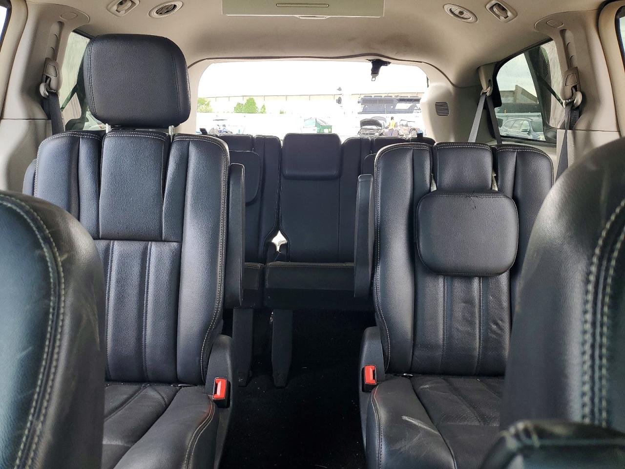 2012 CHRYSLER TOWN & COUNTRY TOURING photo 19