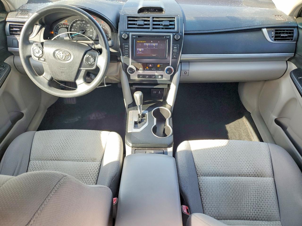 2014 TOYOTA CAMRY LE photo 22