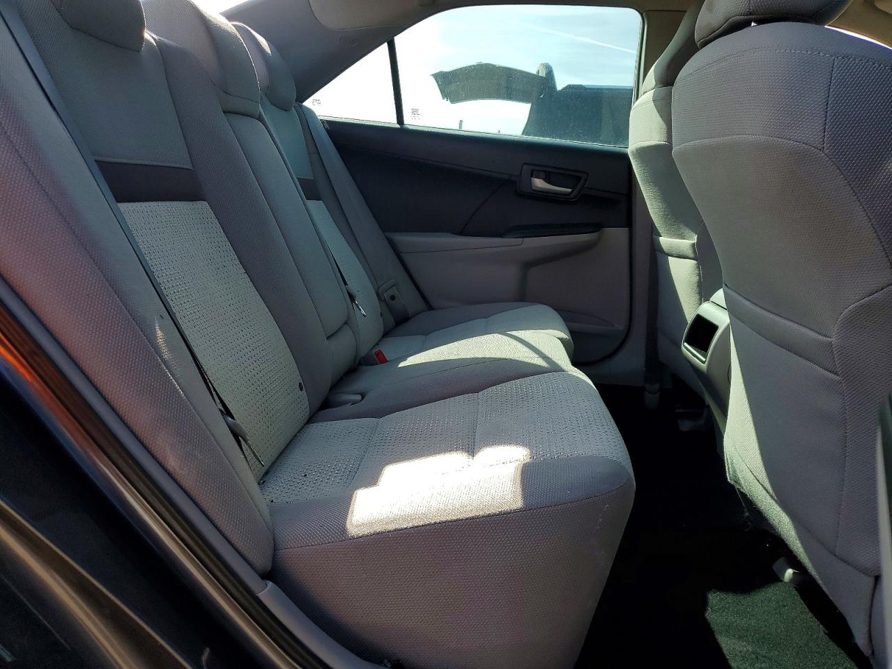 2014 TOYOTA CAMRY LE photo 28