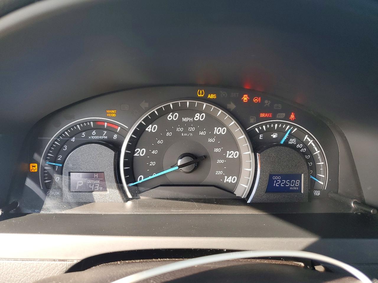 2014 TOYOTA CAMRY LE photo 25