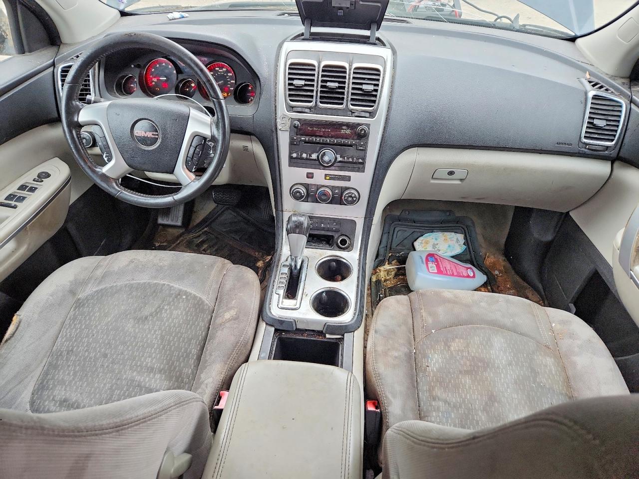 2010 GMC ACADIA SLE photo 8
