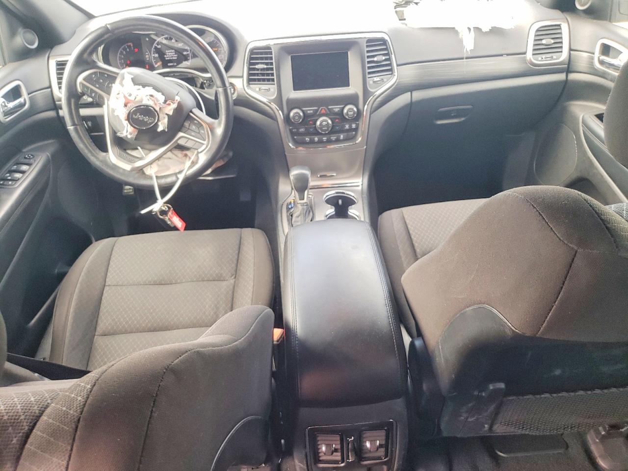 2020 JEEP GRAND CHEROKEE LAREDO photo 8
