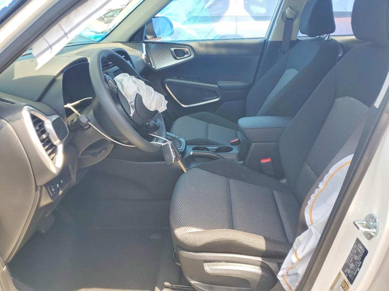 2025 KIA SOUL LX photo 13