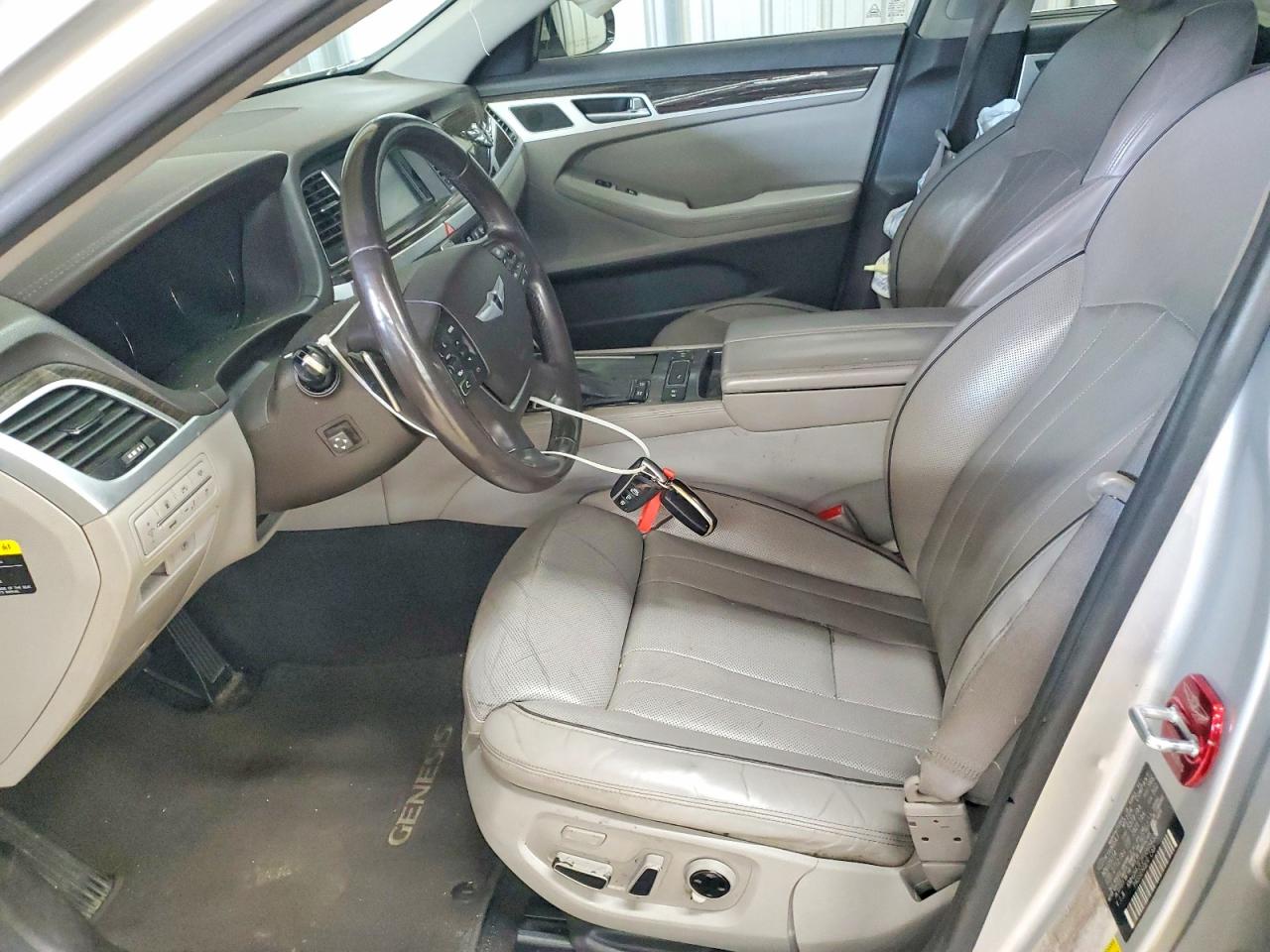 2015 HYUNDAI GENESIS 3.8L photo 13