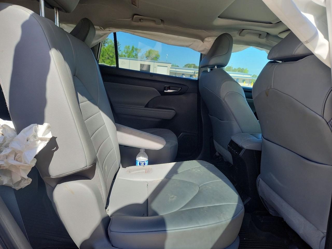 2021 TOYOTA HIGHLANDER XLE photo 31