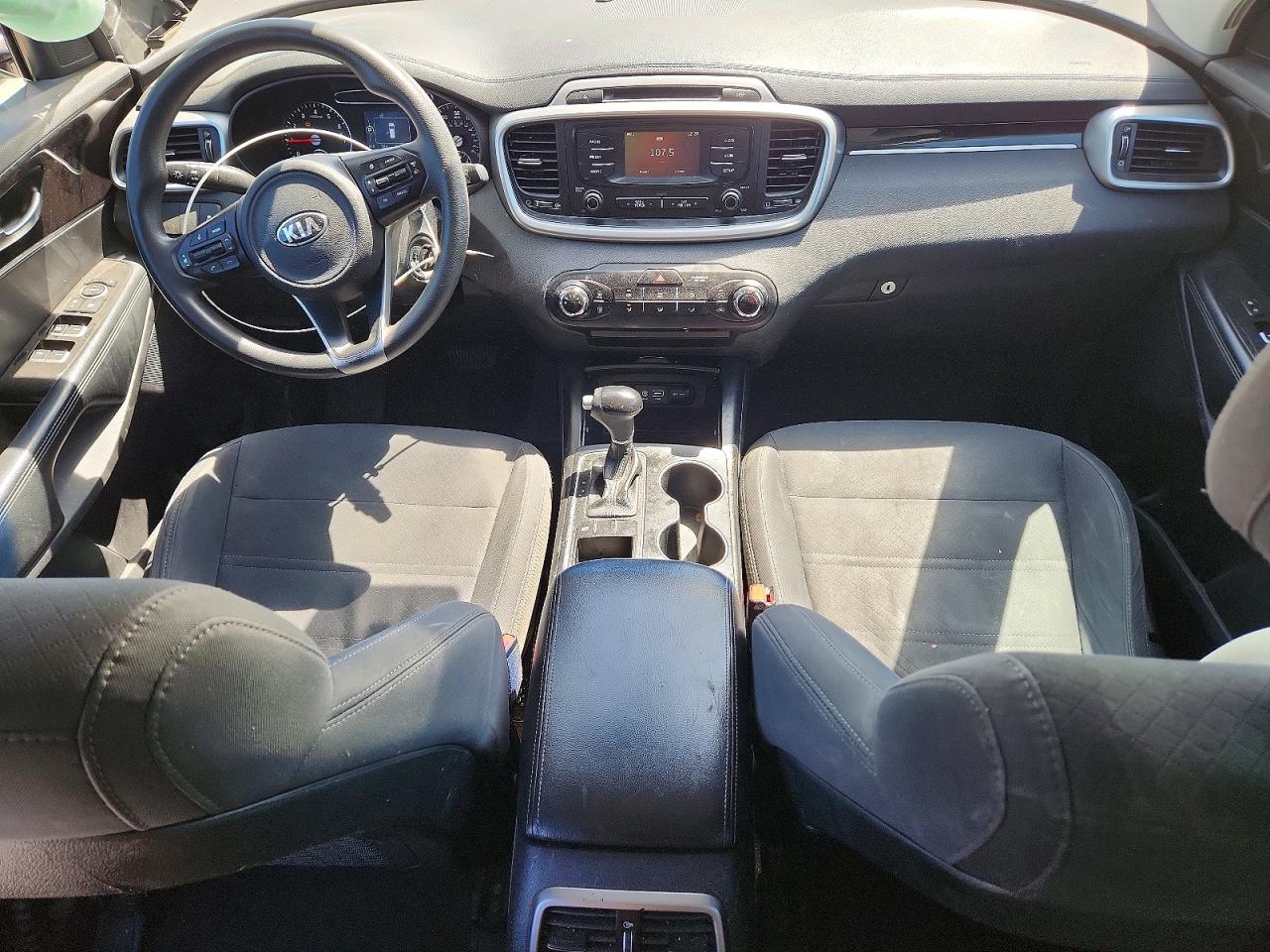 2017 KIA SORENTO LX photo 15