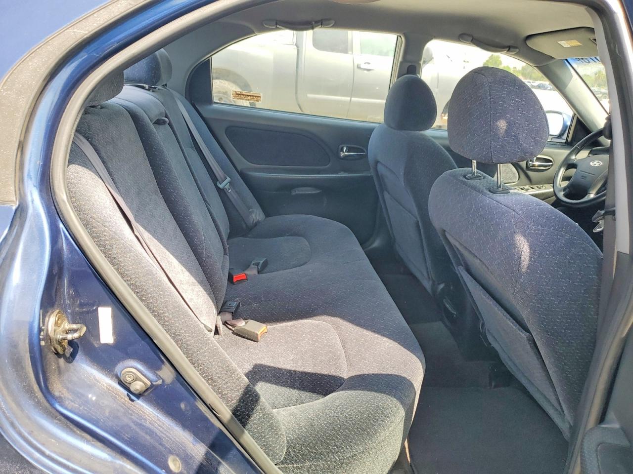 2005 HYUNDAI SONATA GL photo 28