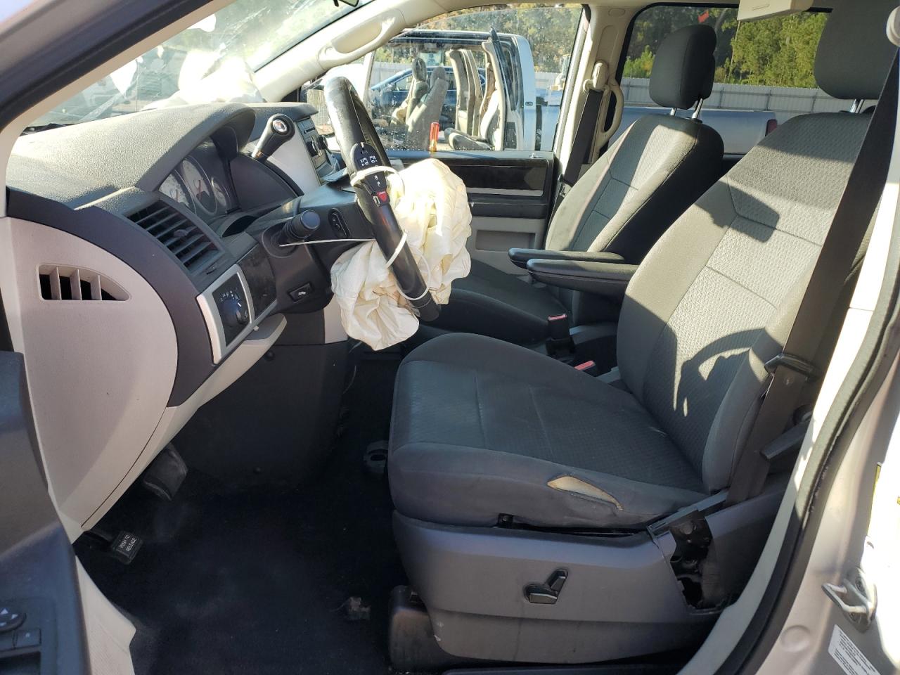 2010 DODGE GRAND CARAVAN SXT photo 19