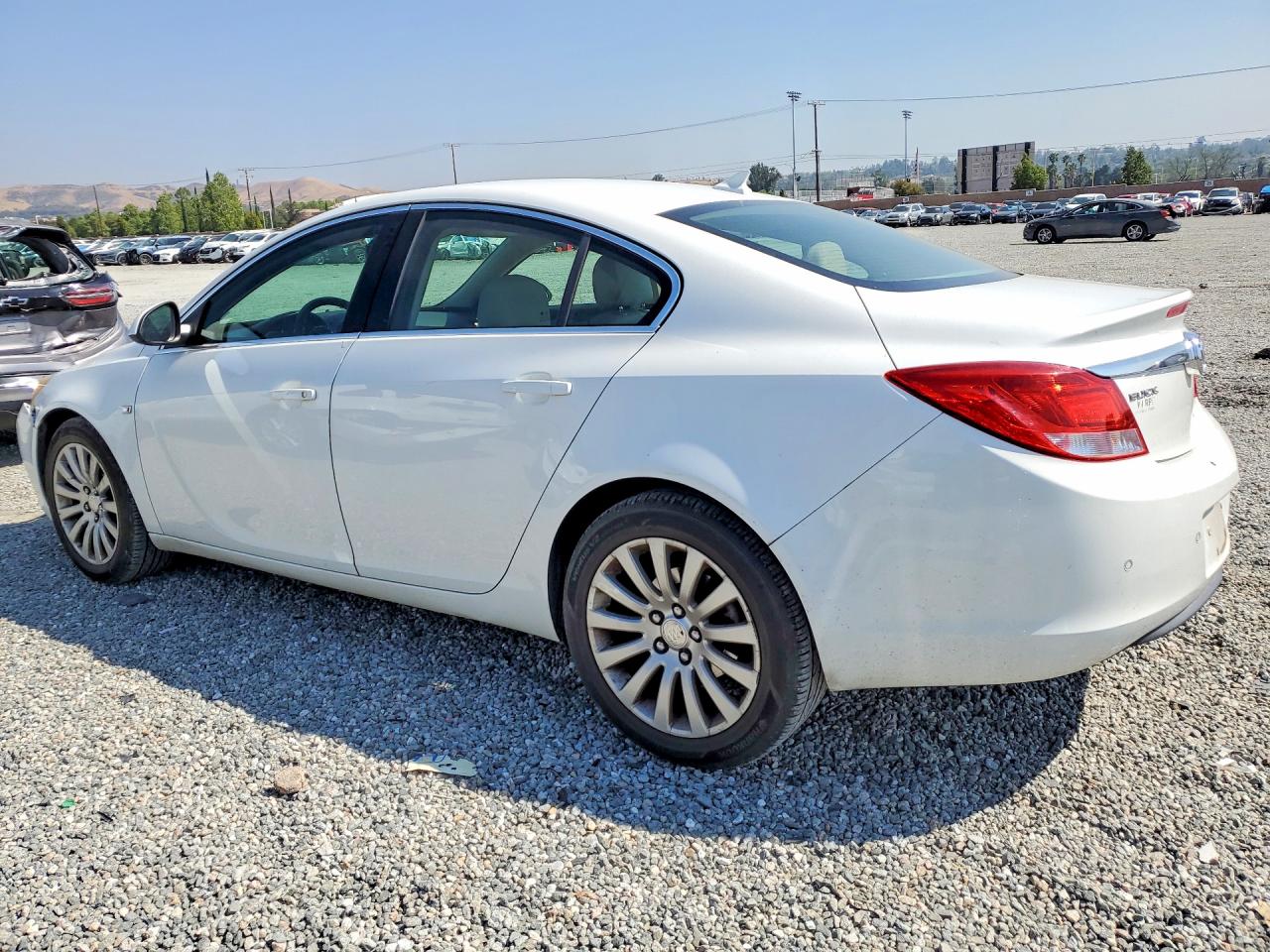2011 BUICK REGAL CXL photo 4
