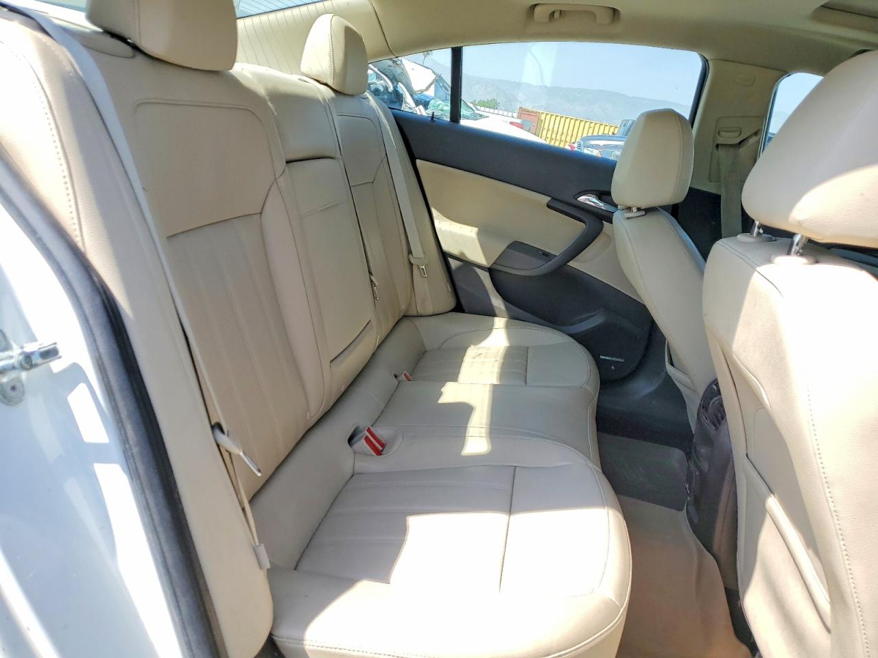 2011 BUICK REGAL CXL photo 28
