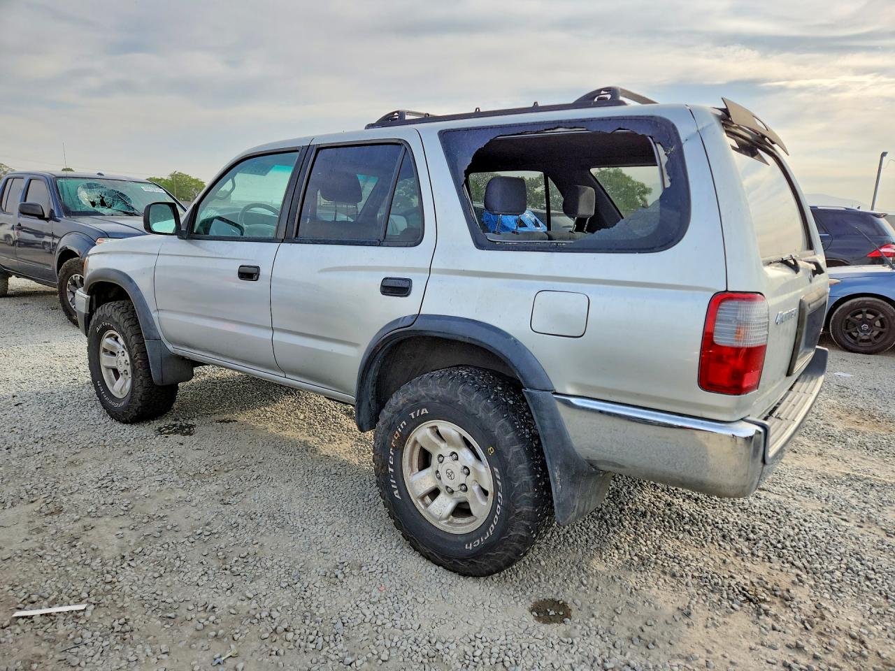 1999 TOYOTA 4RUNNER BASE photo 3