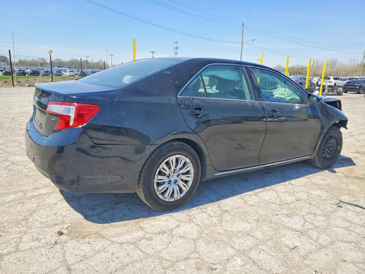 2013 TOYOTA CAMRY LE photo 5
