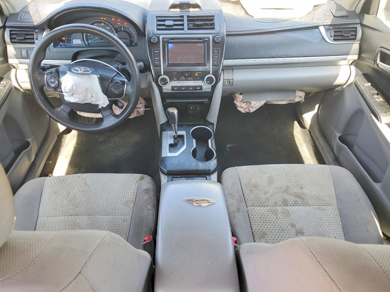 2013 TOYOTA CAMRY LE photo 15