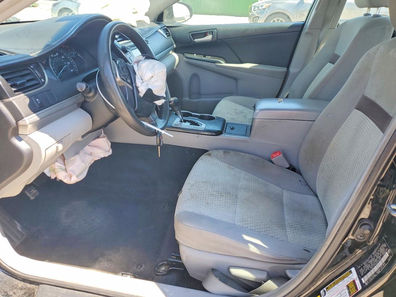 2013 TOYOTA CAMRY LE photo 13