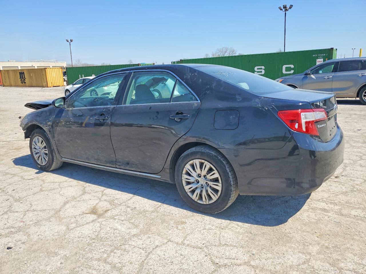 2013 TOYOTA CAMRY LE photo 3
