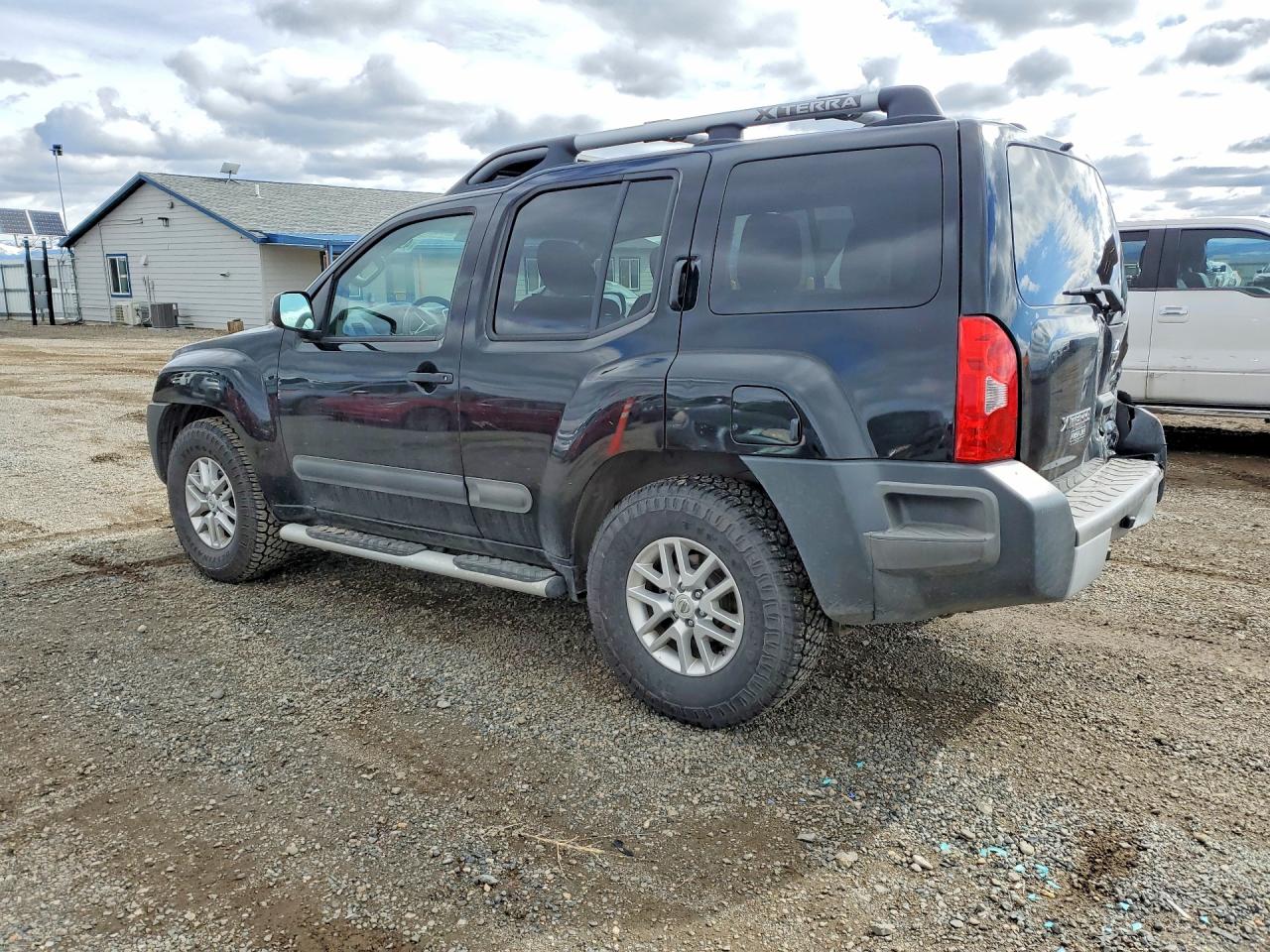 2015 NISSAN XTERRA S photo 3