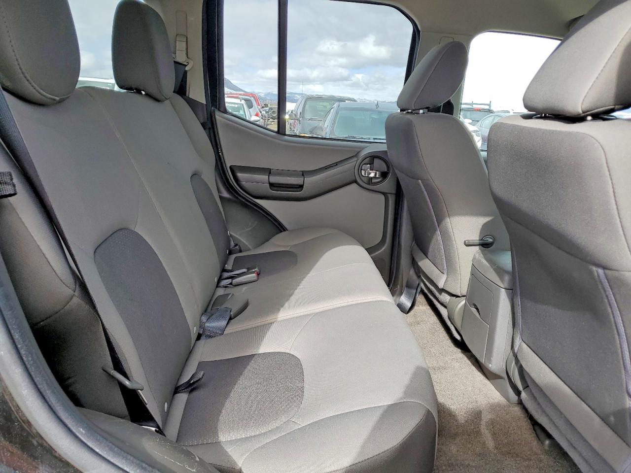 2015 NISSAN XTERRA S photo 19