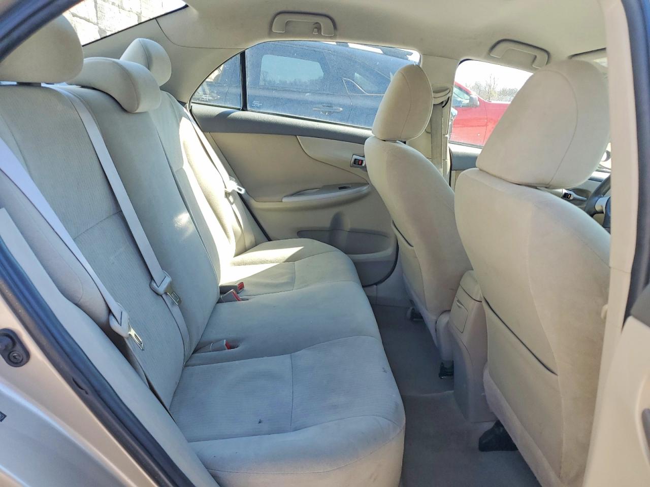 2010 TOYOTA COROLLA LE photo 10