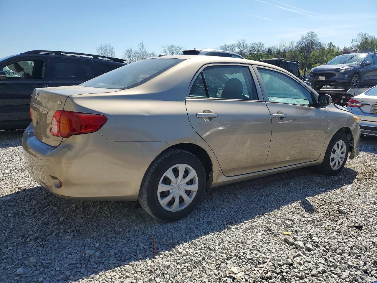 2010 TOYOTA COROLLA LE photo 3