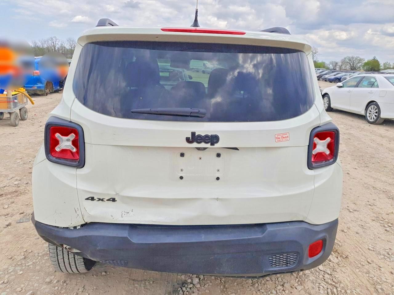 2017 JEEP RENEGADE LATITUDE photo 16