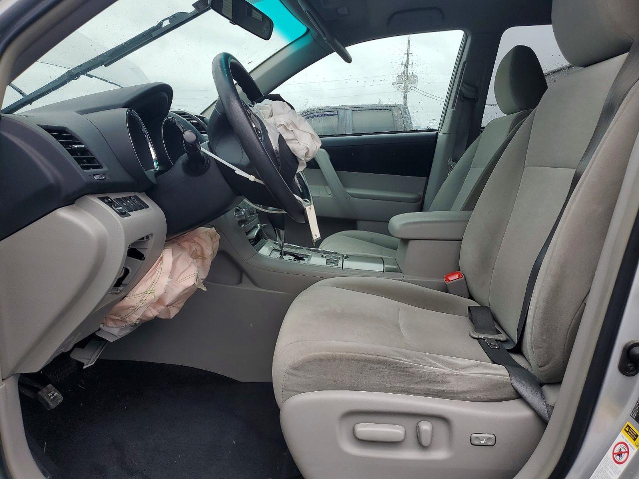 2011 TOYOTA HIGHLANDER BASE photo 13
