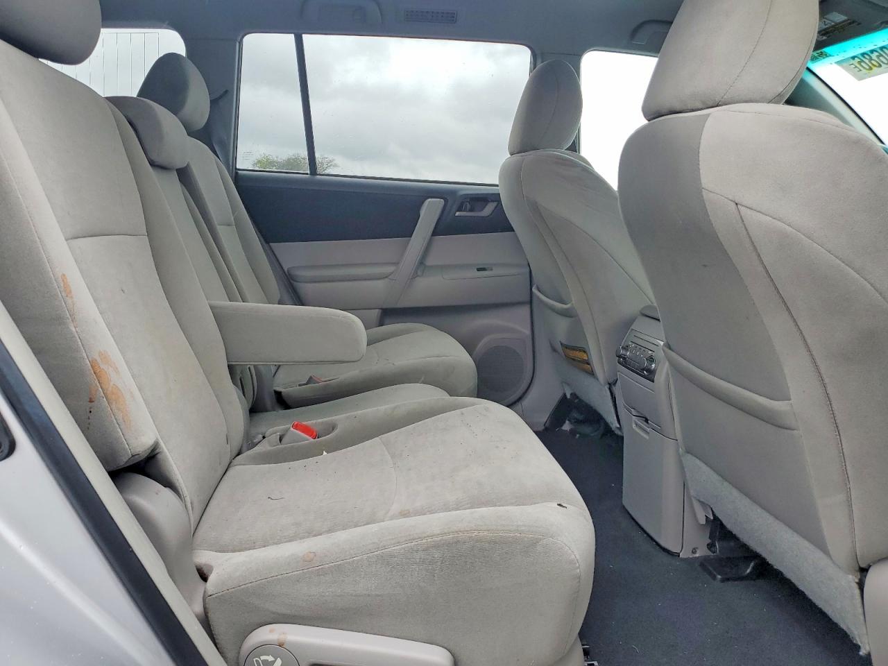 2011 TOYOTA HIGHLANDER BASE photo 21
