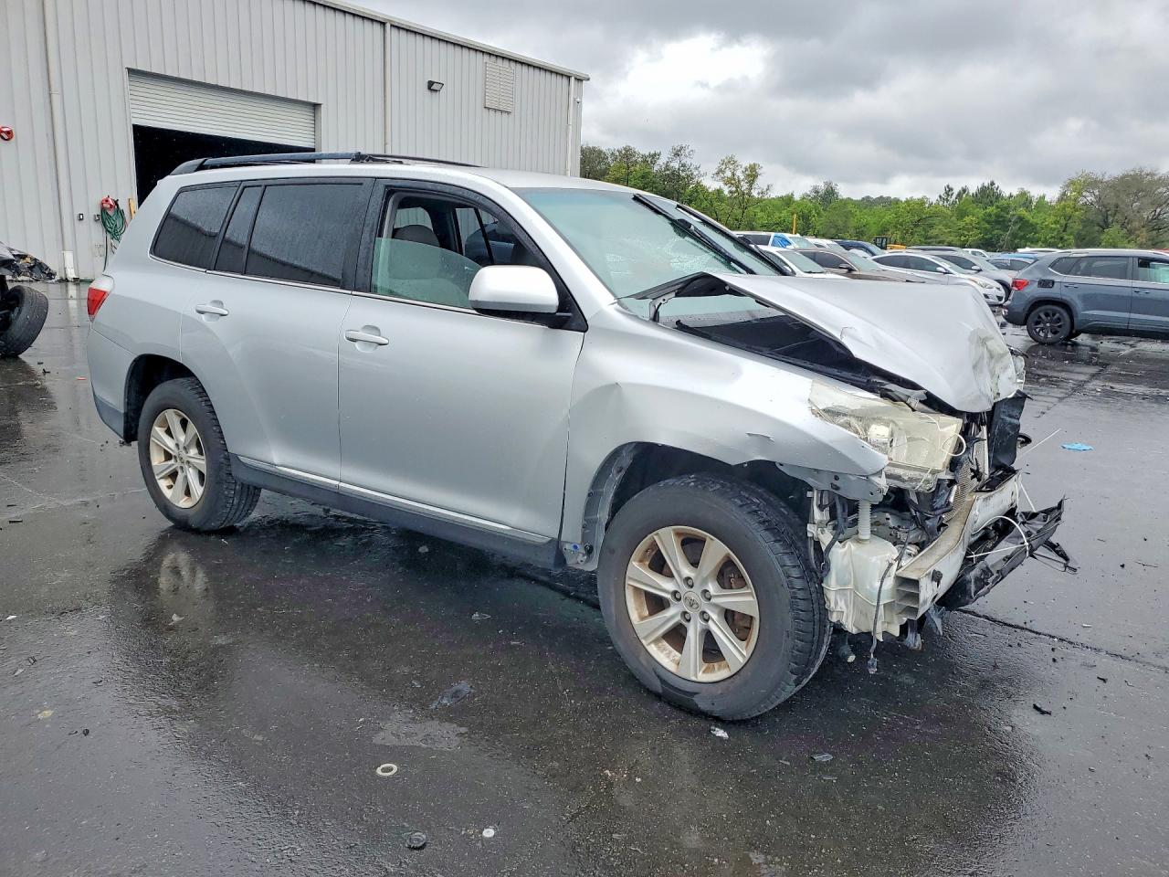 2011 TOYOTA HIGHLANDER BASE photo 7