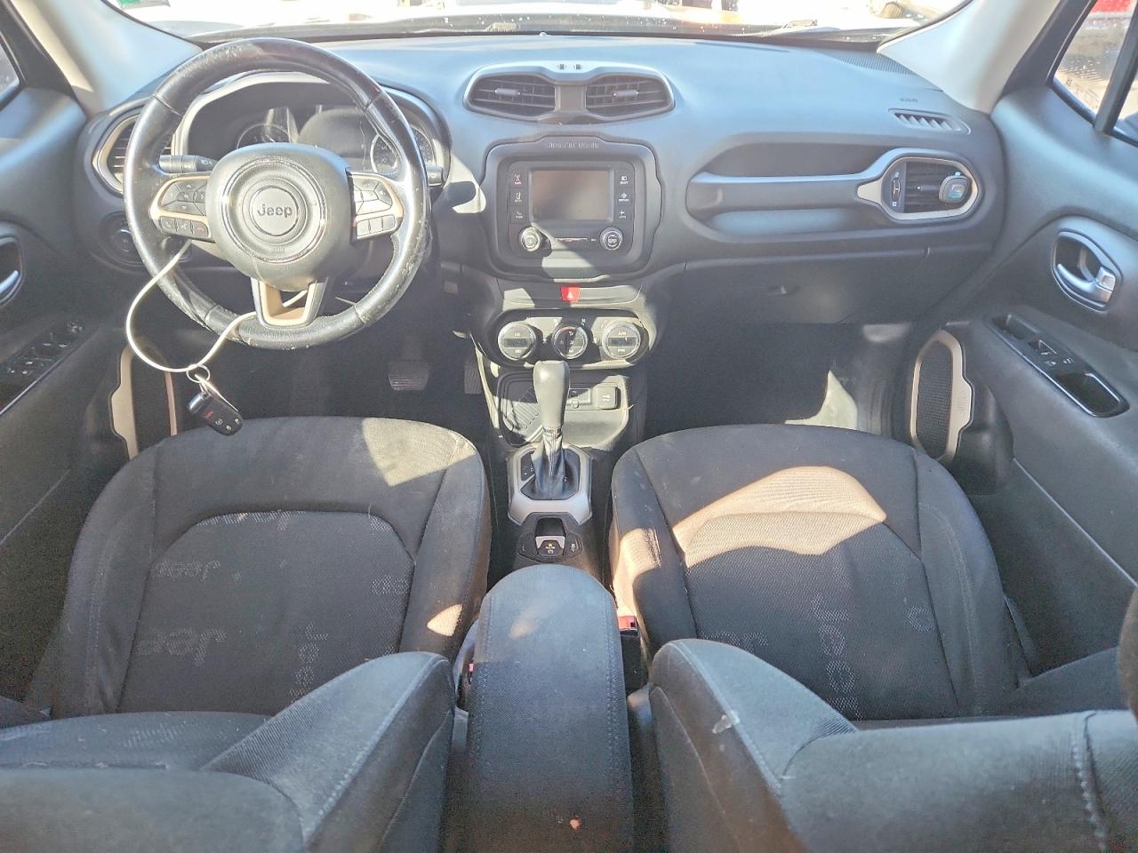 2017 JEEP RENEGADE LATITUDE photo 8