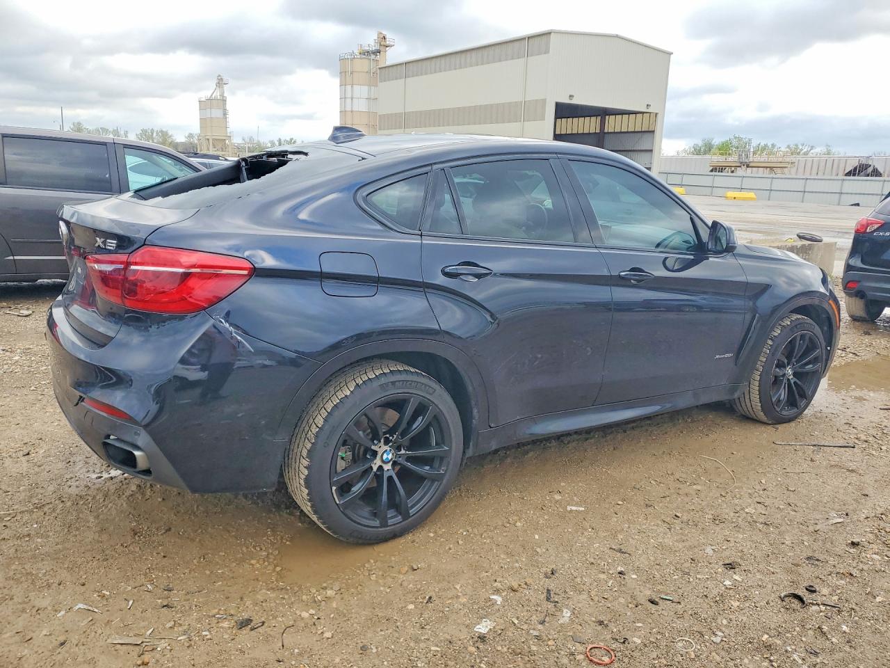 2016 BMW X6 XDRIVE50I photo 5