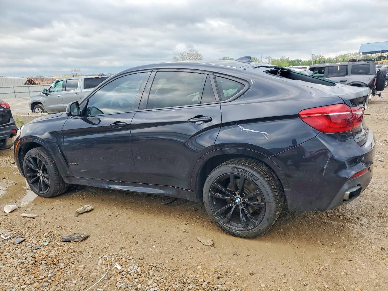 2016 BMW X6 XDRIVE50I photo 3