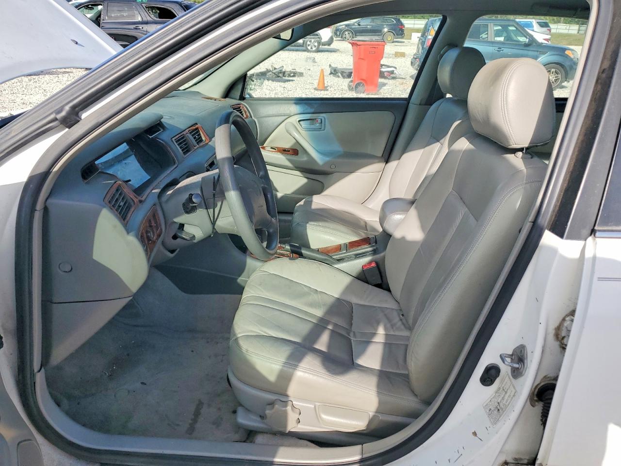 1997 TOYOTA CAMRY LE photo 13