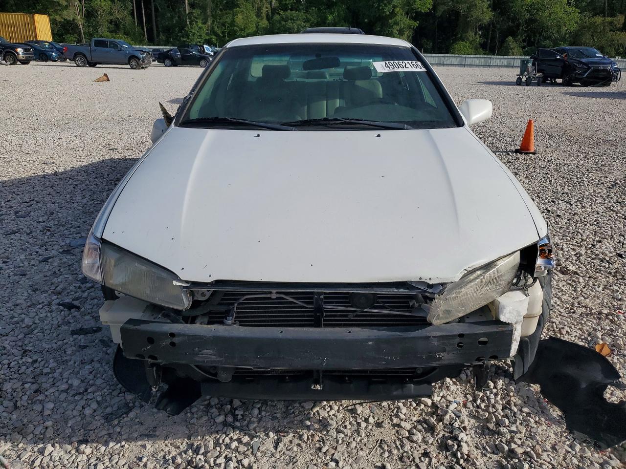 1997 TOYOTA CAMRY LE photo 9