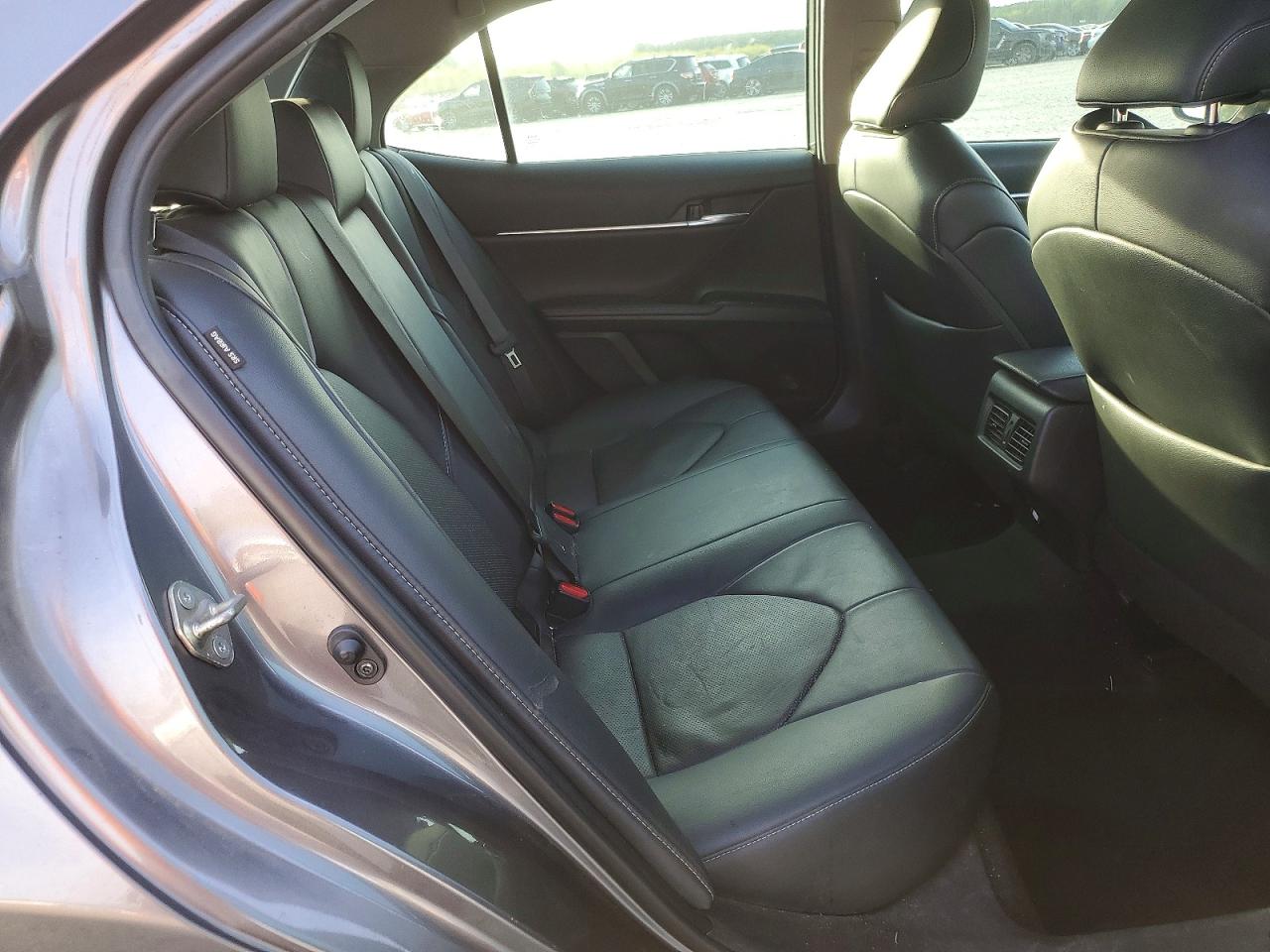 2019 TOYOTA CAMRY XSE V6 photo 19
