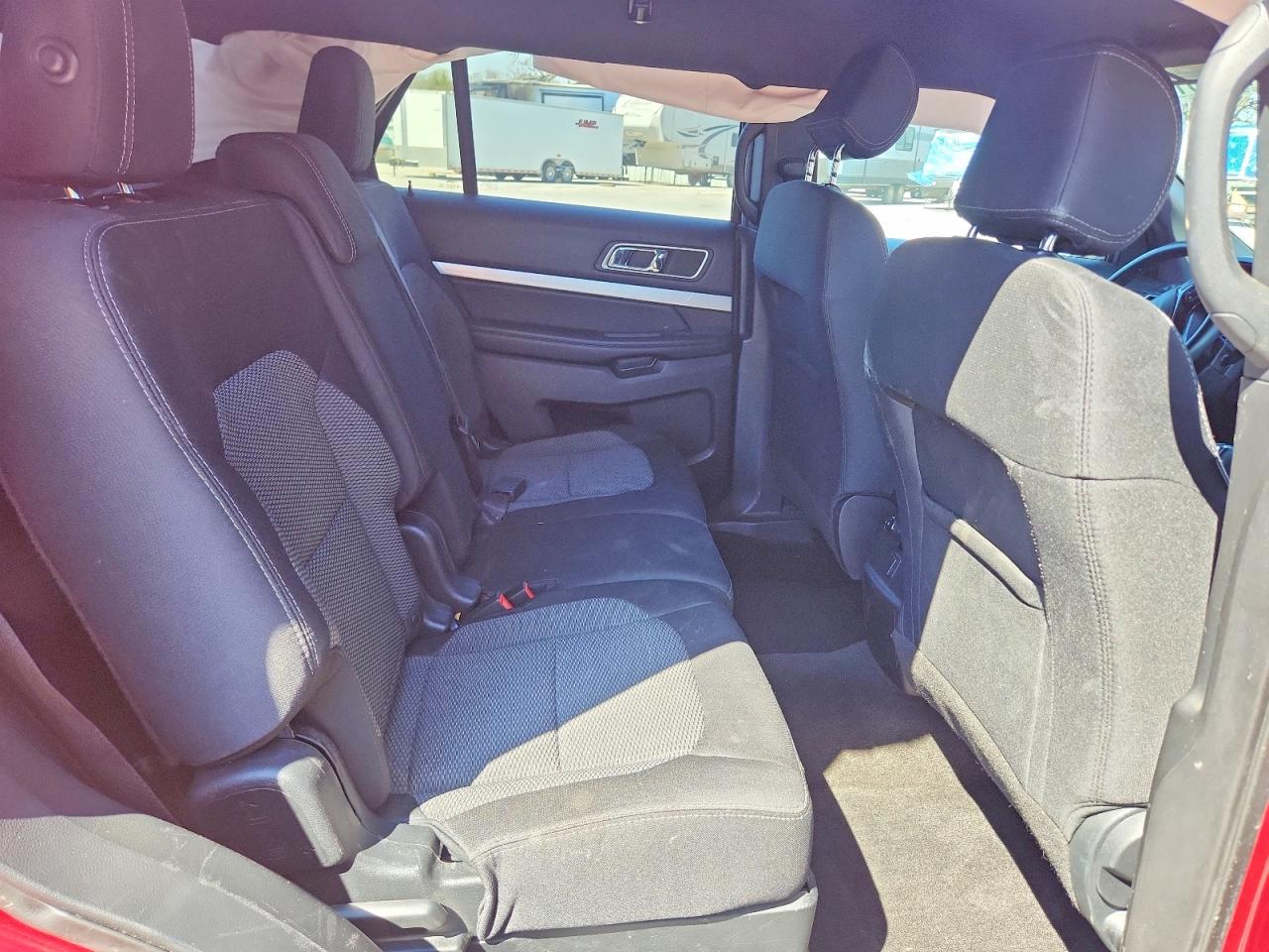 2017 FORD EXPLORER XLT photo 21