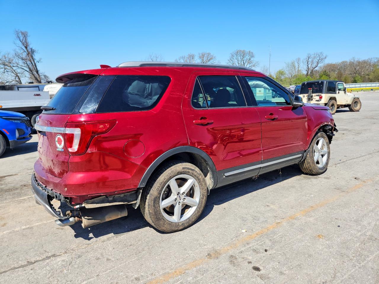 2017 FORD EXPLORER XLT photo 5