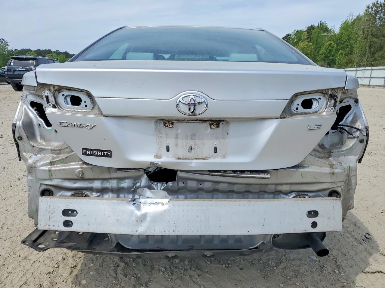2012 TOYOTA CAMRY LE photo 11