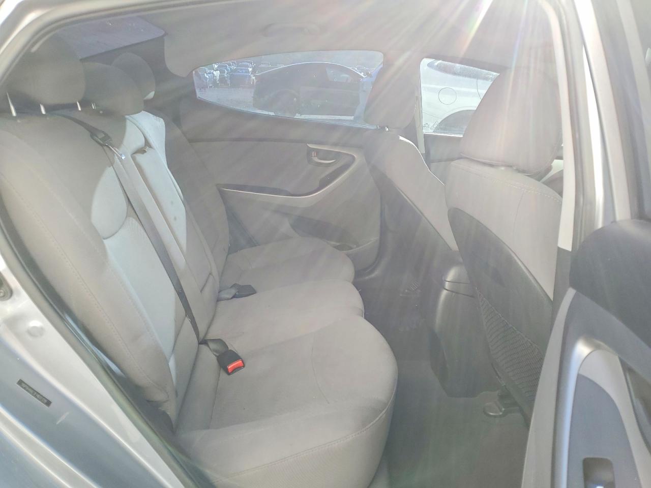2015 HYUNDAI ELANTRA SE photo 19
