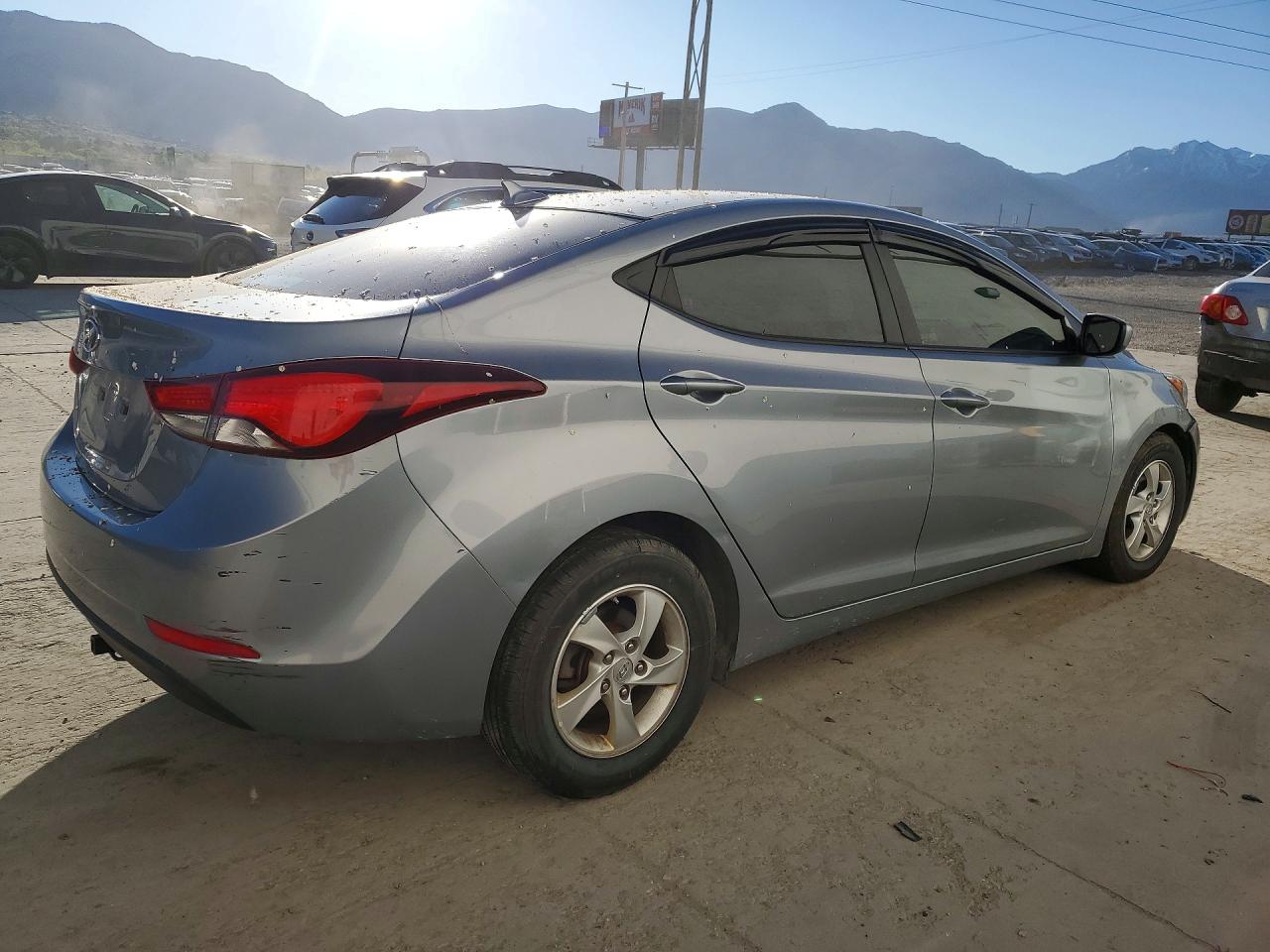 2015 HYUNDAI ELANTRA SE photo 5