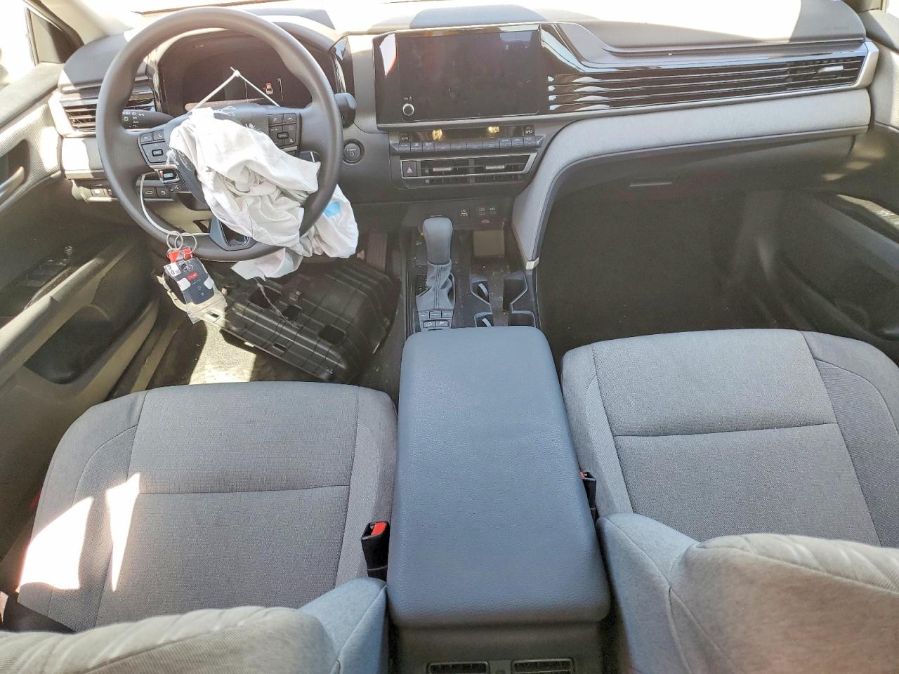 2026 TOYOTA CAMRY LE photo 15
