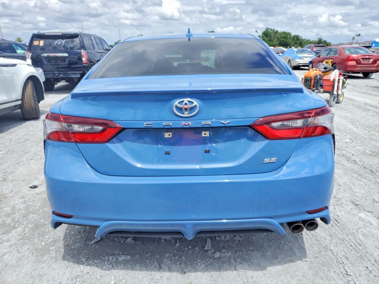 2024 TOYOTA CAMRY SE photo 11