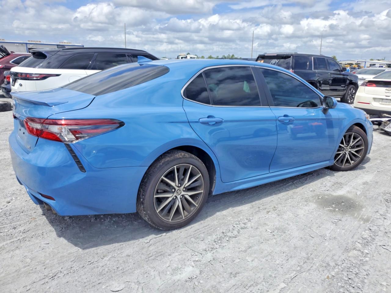 2024 TOYOTA CAMRY SE photo 5