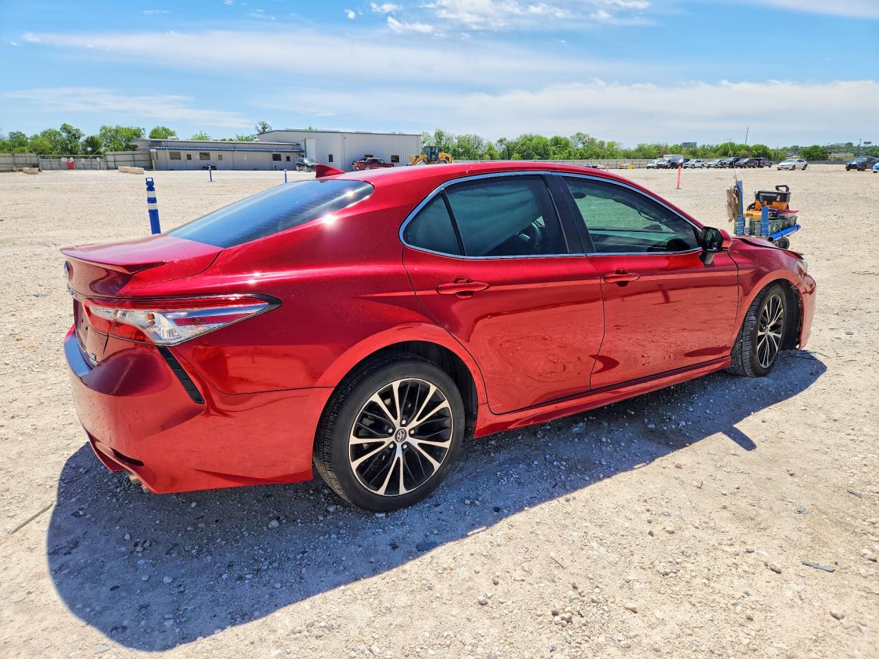 2019 TOYOTA CAMRY SE photo 5