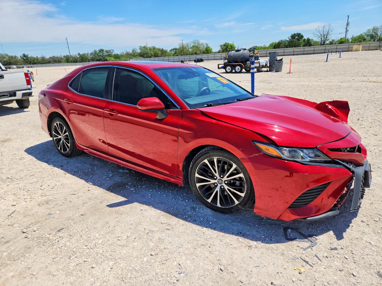 2019 TOYOTA CAMRY SE photo 7