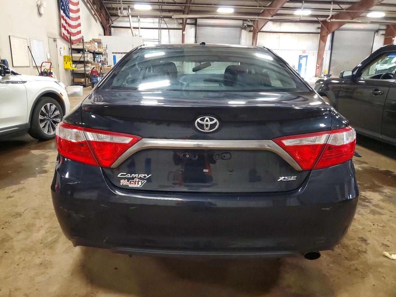 2015 TOYOTA CAMRY XSE photo 6