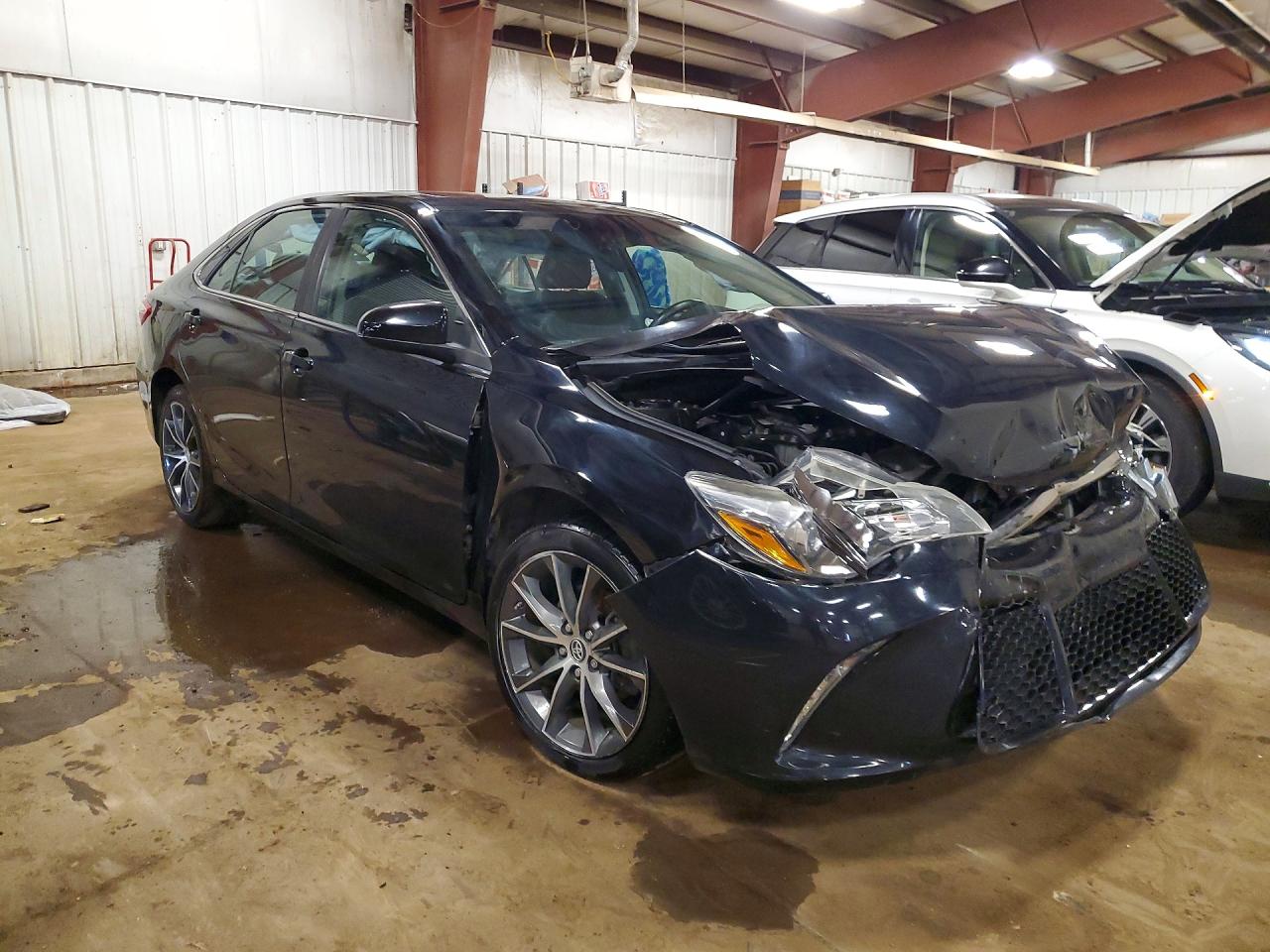 2015 TOYOTA CAMRY XSE photo 4