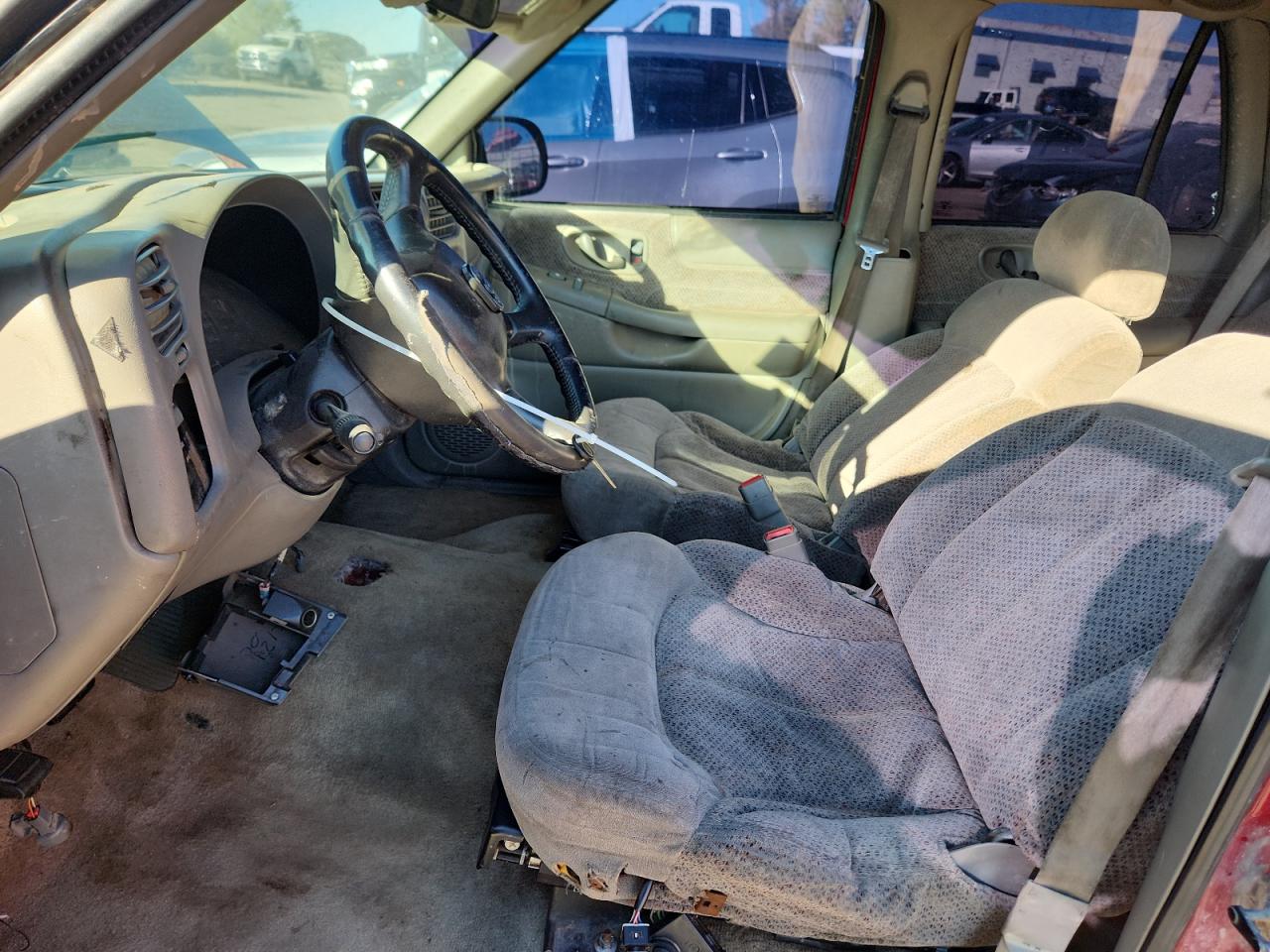 2001 CHEVROLET BLAZER photo 13