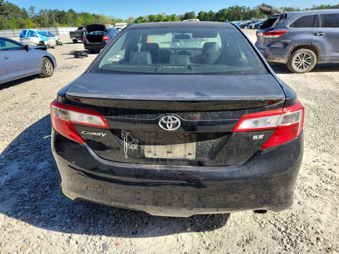 2013 TOYOTA CAMRY SE photo 6