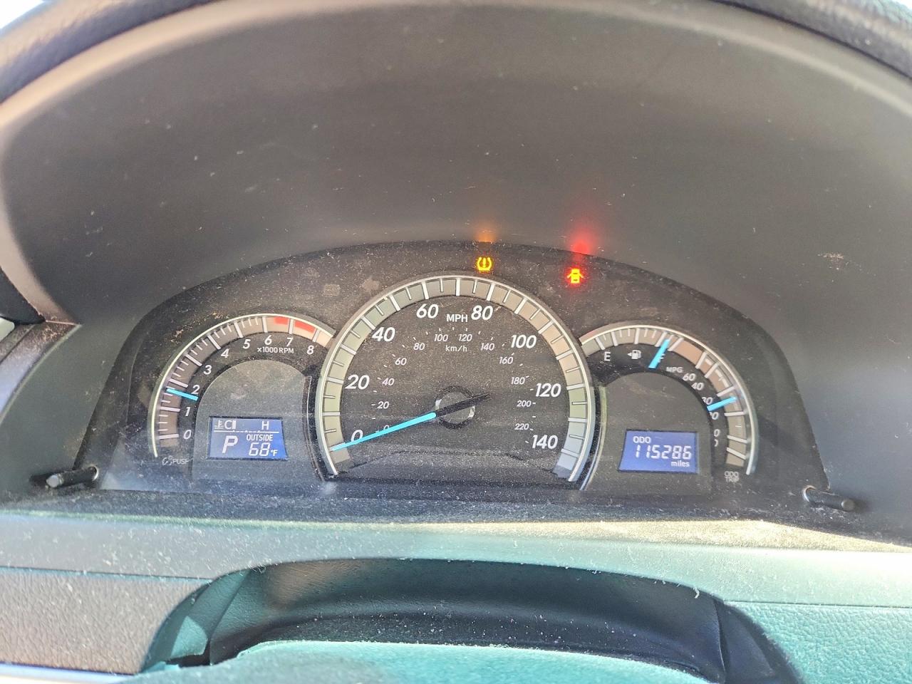 2013 TOYOTA CAMRY SE photo 9