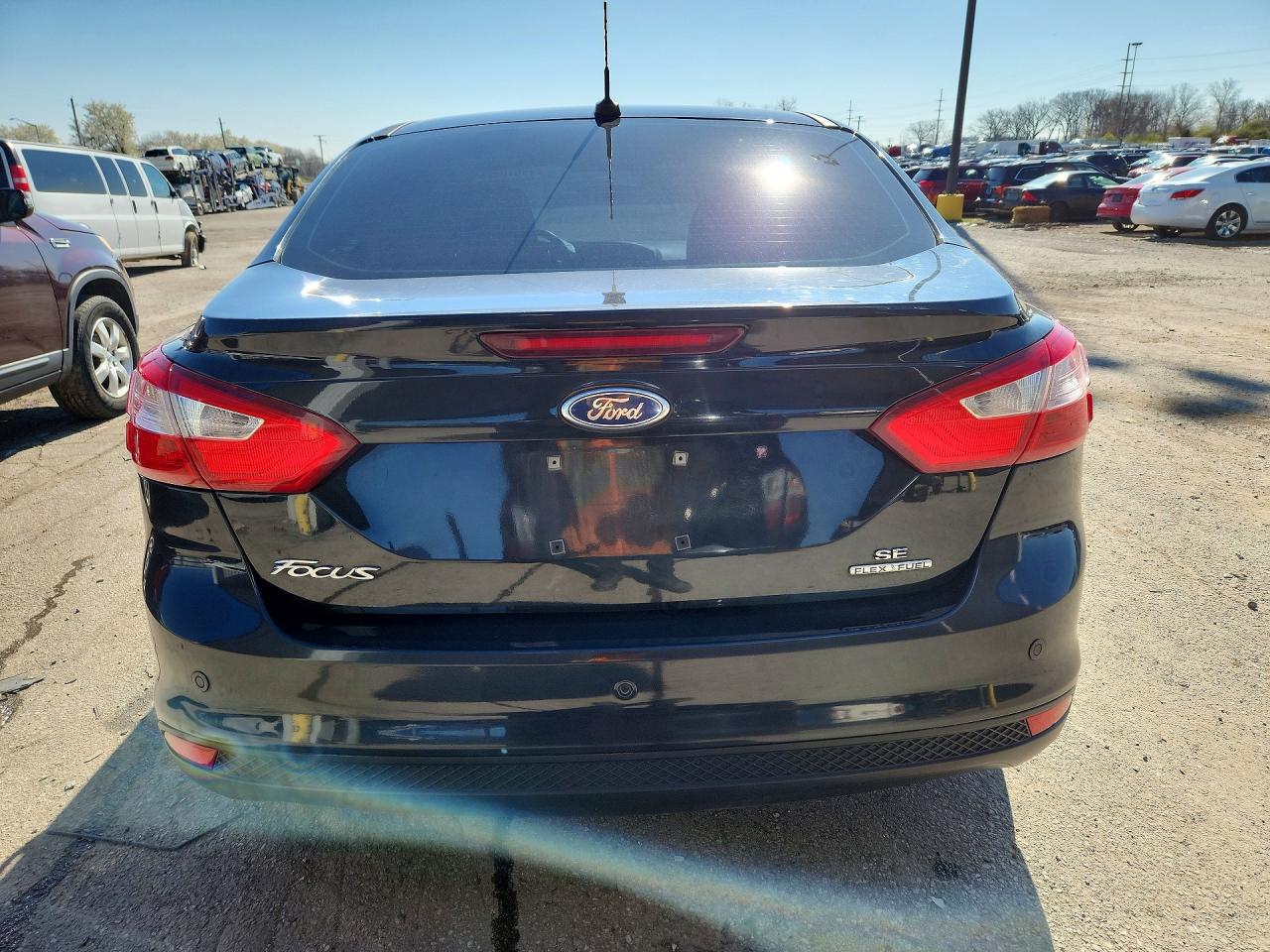 2014 FORD FOCUS SE photo 16